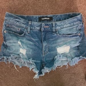 Express Shortie relaxed low rise jean shorts